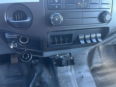 Used 2015 Ford F550 4x4 SuperCab Super Duty image 18