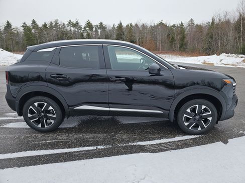 New 2026 Nissan Kicks SV w/ SV Premium Package image 8