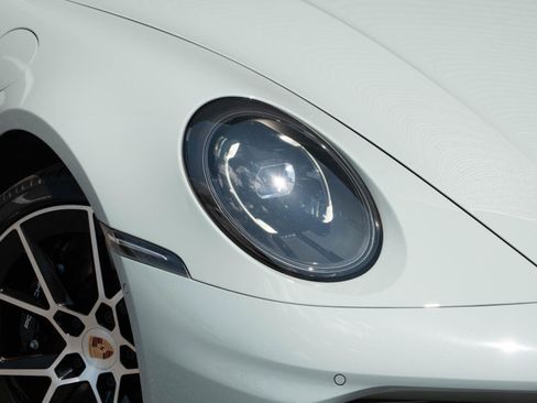 Used 2025 Porsche 911 Carrera S RWD image 29
