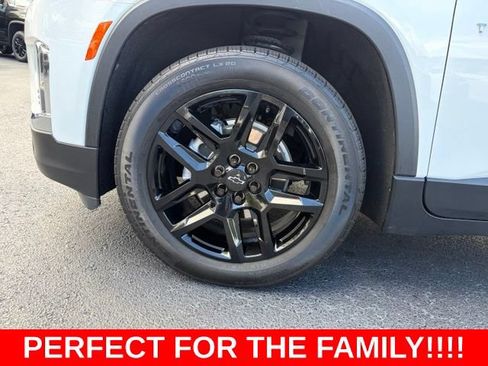 Used 2022 Chevrolet Traverse LT FWD image 9
