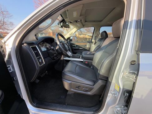 Used 2017 RAM 1500 Laramie w/ Convenience Group image 8