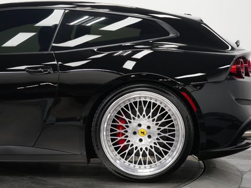 Used 2017 Ferrari GTC4Lusso image 36