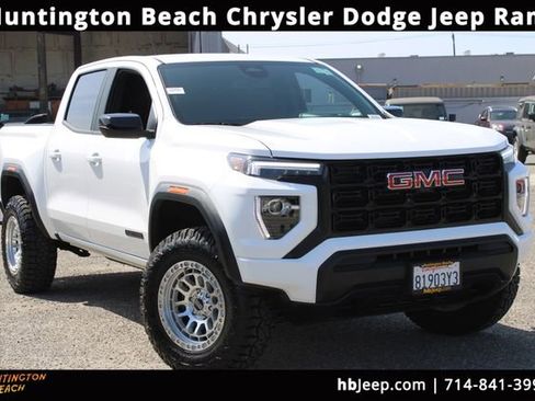 Used 2024 GMC Canyon Elevation image 1
