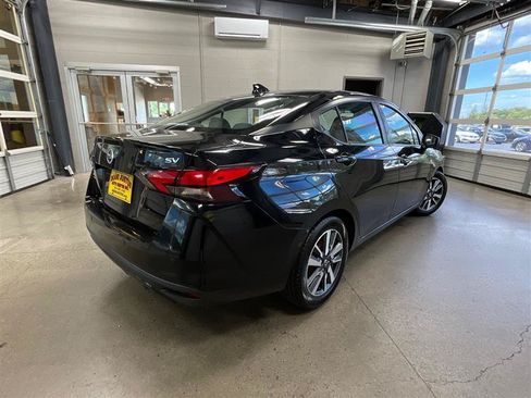 Used 2020 Nissan Versa SV FWD image 5