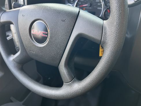 Used 2019 GMC Savana 2500 w/ Driver Convenience Package image 23