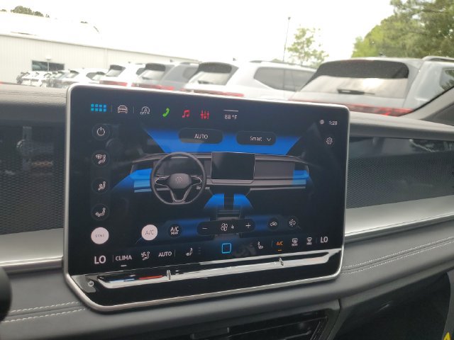 New 2026 Volkswagen Tiguan SE R-Line FWD image 20