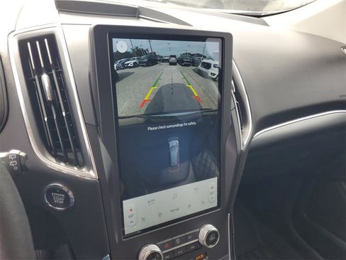 Used 2024 Ford Edge Titanium image 23