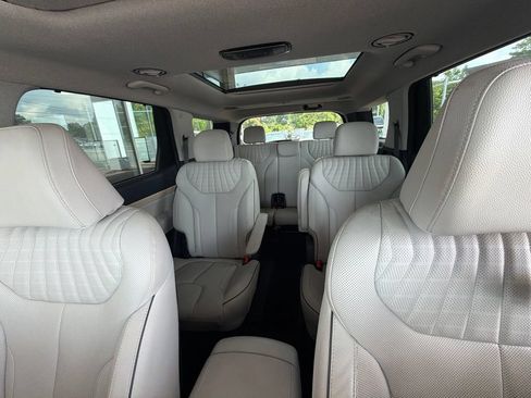 Used 2024 Hyundai Palisade Limited FWD image 29