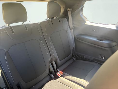 New 2025 Jeep Grand Cherokee L Laredo w/ Luxury Tech Group I image 25