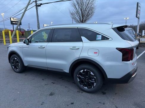 New 2026 Kia Sorento S image 5