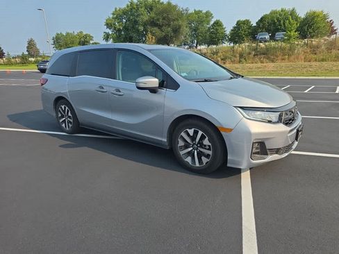 Used 2025 Honda Odyssey EX-L image 2
