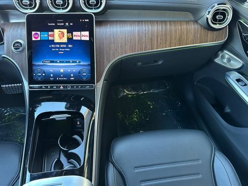 Certified 2025 Mercedes-Benz GLC 350e 4MATIC image 34