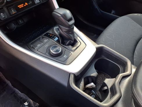 Certified 2021 Toyota RAV4 XLE image 17