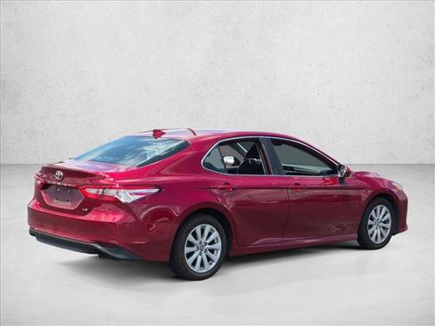Used 2019 Toyota Camry LE FWD image 5