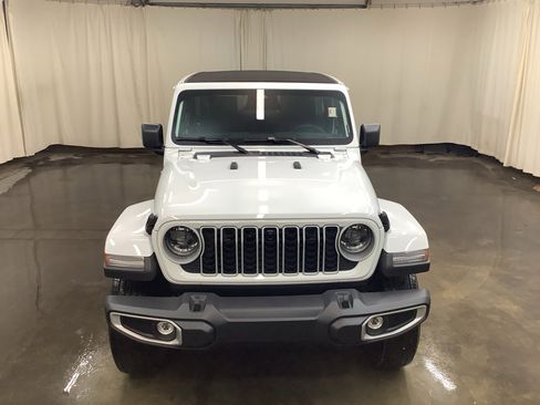New 2026 Jeep Wrangler Unlimited Sahara AWD/4WD image 3