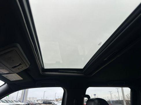 Used 2022 Nissan Frontier PRO-4X w/ Pro-4X Premium Package image 23