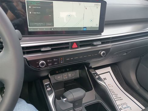 New 2025 Kia Sorento EX w/ Panoramic Sunroof Package image 24