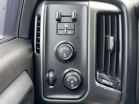 Used 2018 Chevrolet Silverado 1500 LT w/ Texas Edition AWD/4WD image 34
