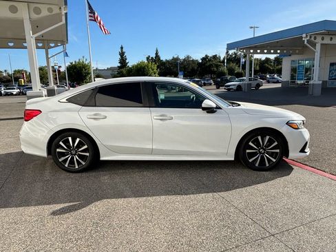 Used 2023 Honda Civic EX image 4