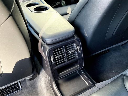 Used 2021 Porsche Taycan 4S image 33