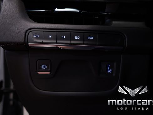 Used 2022 Cadillac Escalade Premium Luxury image 38