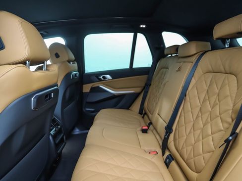 Used 2026 BMW X5 xDrive50e w/ M Sport Package image 21