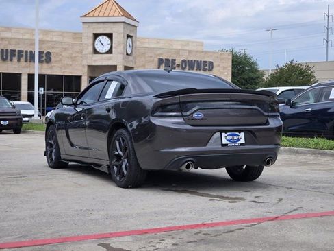 Used 2022 Dodge Charger SXT w/ Plus Group RWD image 6