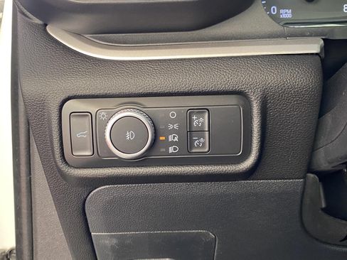 Used 2022 Ford Explorer XLT w/ Equipment Group 202A AWD/4WD image 33