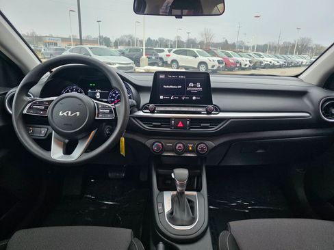 Used 2024 Kia Forte LXS w/ LXS Technology Package image 10