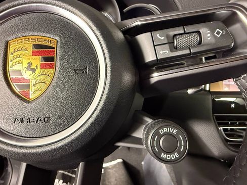 New 2026 Porsche Macan image 33