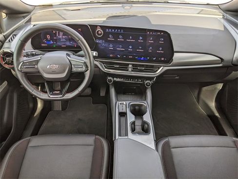 Used 2025 Chevrolet Equinox EV RS image 12