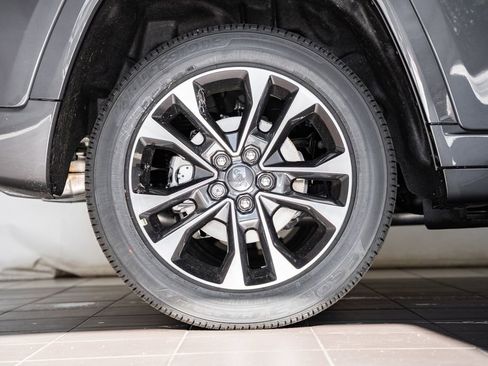 New 2025 Jeep Grand Cherokee Overland image 18