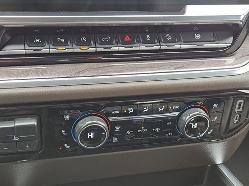 Used 2023 Chevrolet Silverado 1500 LTZ image 29