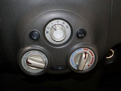 Used 2010 Nissan Cube 1.8 S w/ Interior Designer Pkg image 28