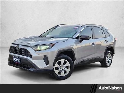 Used 2020 Toyota RAV4 LE image 1