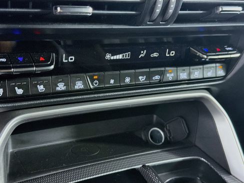 Used 2024 MAZDA CX-90 Plug-In Hybrid w/ Premium Plus AWD/4WD image 25