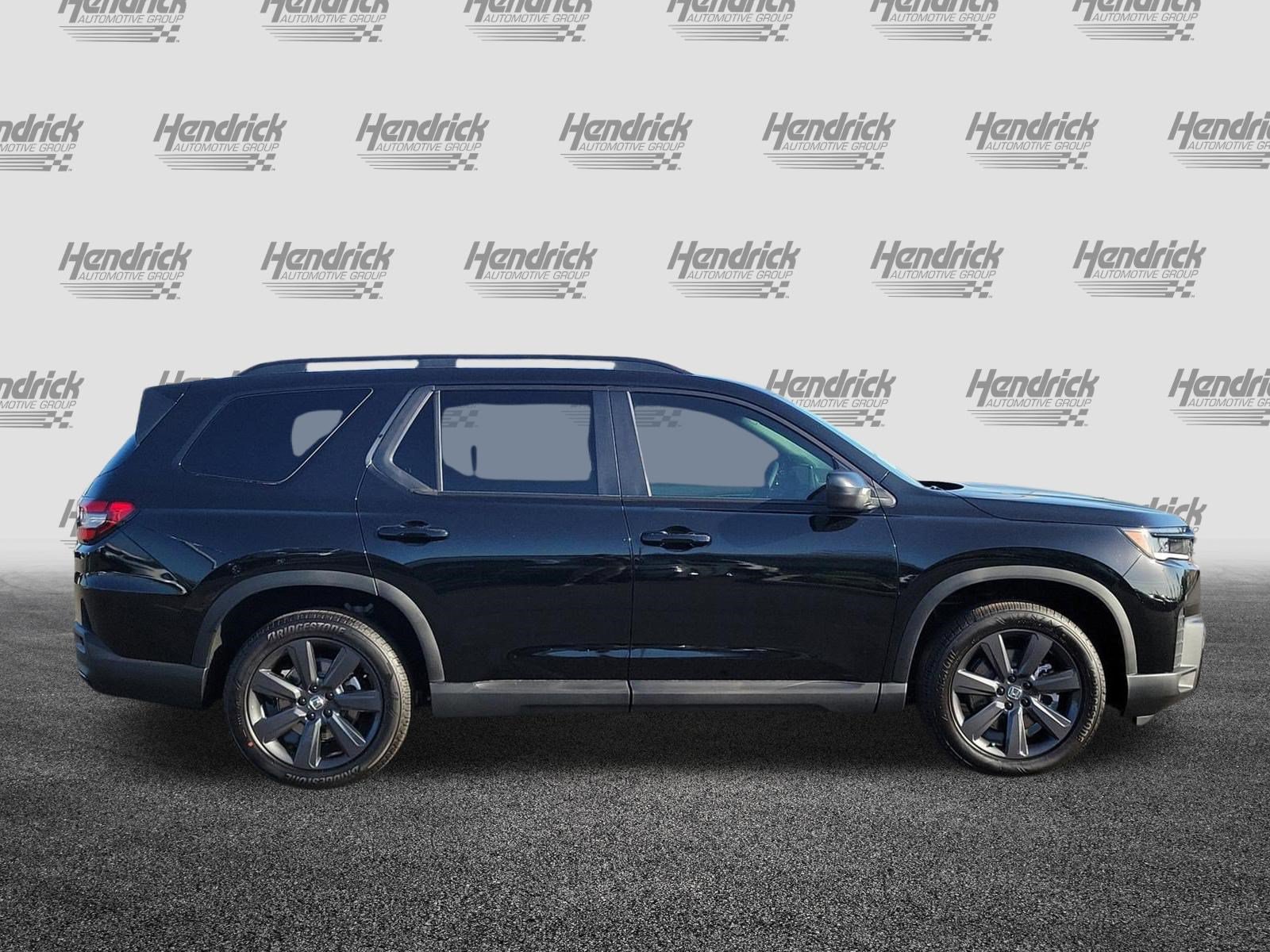 New 2026 Honda Pilot Sport image 8