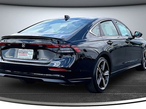Used 2024 Honda Accord Sport image 6