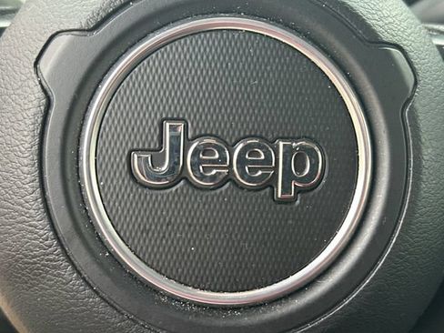 Used 2022 Jeep Wrangler Sport AWD/4WD image 17