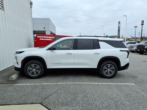 Used 2026 Chevrolet Traverse LT w/ Driver Confidence Package image 7
