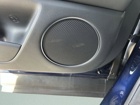 Used 2025 Genesis GV80 3.5T Prestige image 21