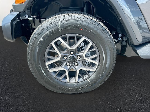 New 2026 Jeep Wrangler Unlimited Sahara AWD/4WD image 21