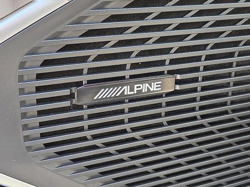 Used 2023 Jeep Wagoneer 2WD image 23