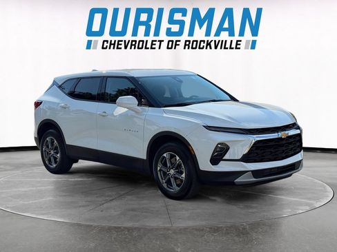 Used 2025 Chevrolet Blazer LT FWD image 1