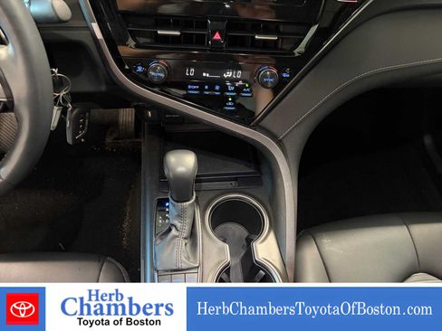 Used 2023 Toyota Camry SE w/ Cold Weather Package AWD/4WD image 17