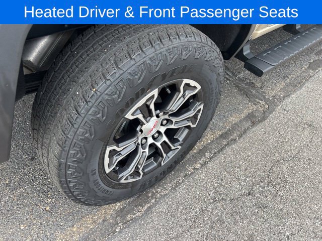 Certified 2024 GMC Canyon AT4 w/ Technology Package AWD/4WD image 19