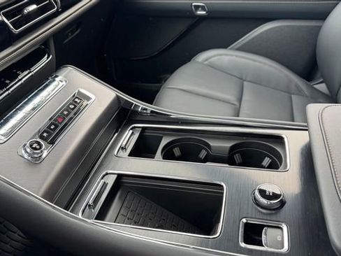 New 2026 Lincoln Aviator AWD w/ Jet Appearance Package image 26