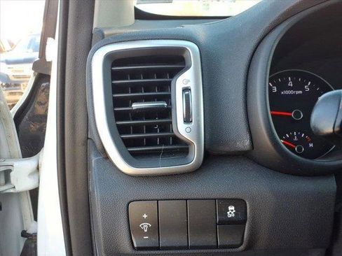 Used 2019 Kia Sportage LX image 18