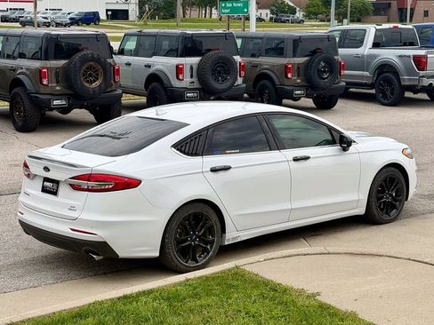 Used 2019 Ford Fusion SE w/ Equipment Group 151A FWD image 6