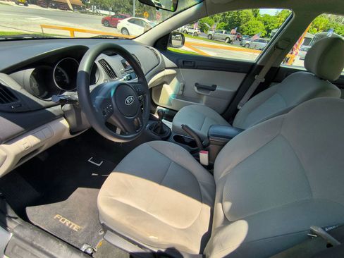 Used 2012 Kia Forte LX image 11